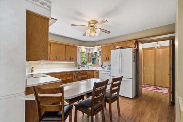 10780 Crestview DRIVE, Cedarburg, WI 53012