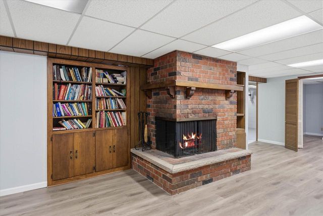 10780 Crestview DRIVE, Cedarburg, WI 53012