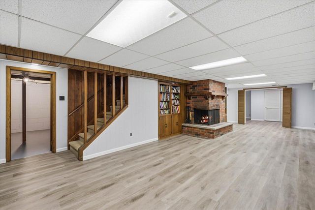 10780 Crestview DRIVE, Cedarburg, WI 53012