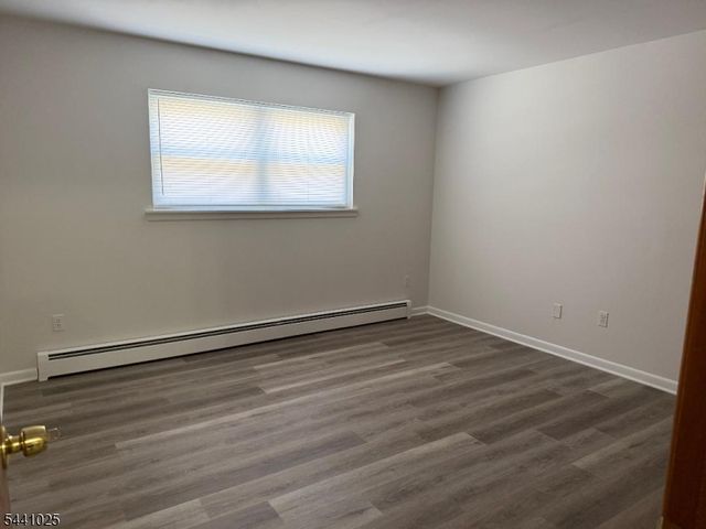 44 Burgh Ave, Clifton City, NJ 07011