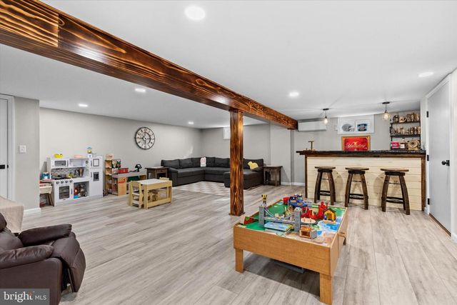 239 MILL RD, Mount Joy, PA 17552