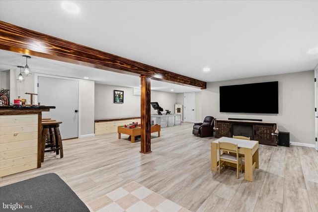 239 MILL RD, Mount Joy, PA 17552