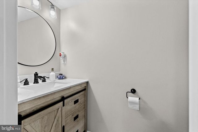 239 MILL RD, Mount Joy, PA 17552