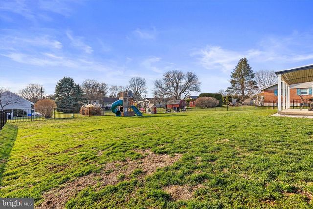 239 MILL RD, Mount Joy, PA 17552