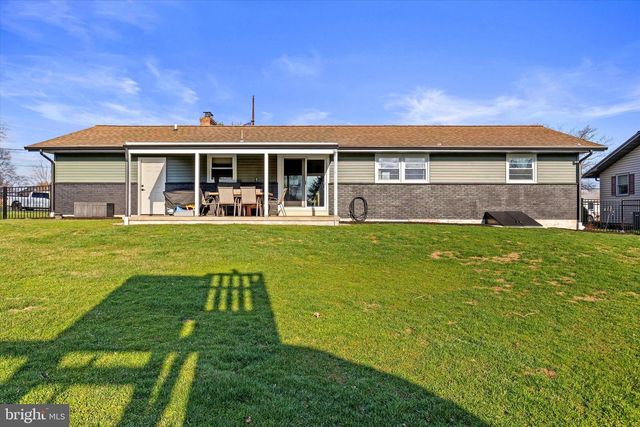 239 MILL RD, Mount Joy, PA 17552