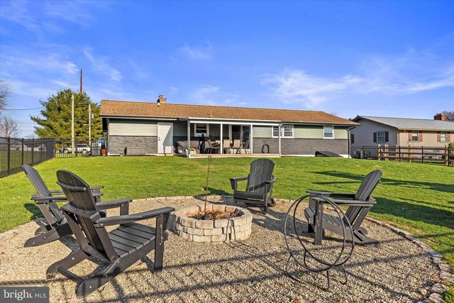 239 MILL RD, Mount Joy, PA 17552