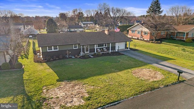 239 MILL RD, Mount Joy, PA 17552