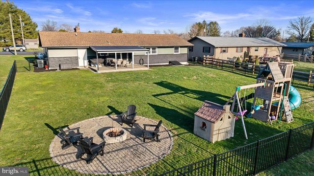 239 MILL RD, Mount Joy, PA 17552