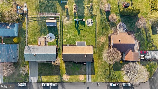 239 MILL RD, Mount Joy, PA 17552