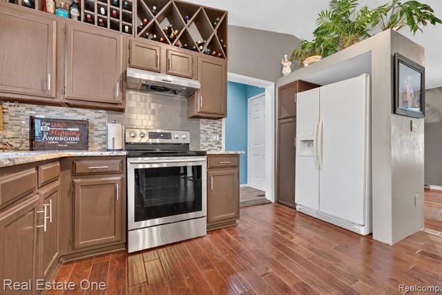 217 Davis Lake Drive, Oxford, MI 48371
