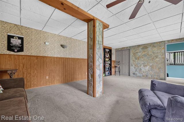 217 Davis Lake Drive, Oxford, MI 48371