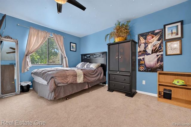 217 Davis Lake Drive, Oxford, MI 48371