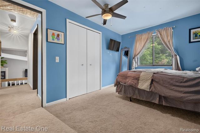 217 Davis Lake Drive, Oxford, MI 48371