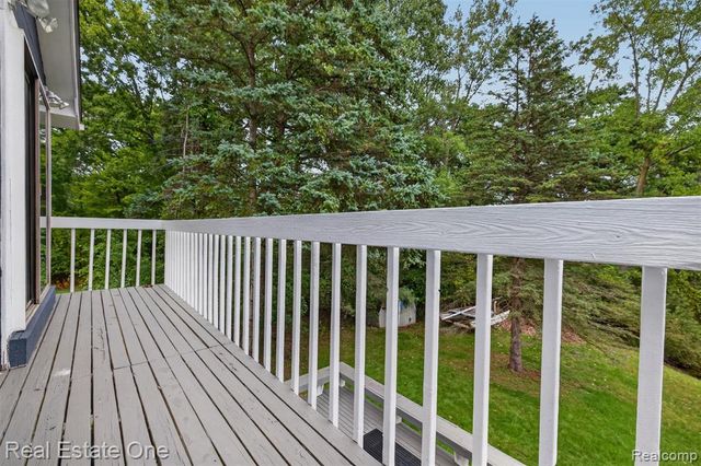 217 Davis Lake Drive, Oxford, MI 48371