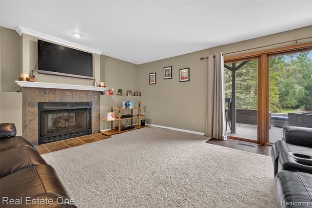 217 Davis Lake Drive, Oxford, MI 48371