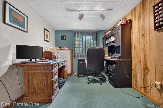 217 Davis Lake Drive, Oxford, MI 48371