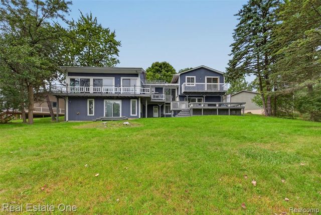 217 Davis Lake Drive, Oxford, MI 48371