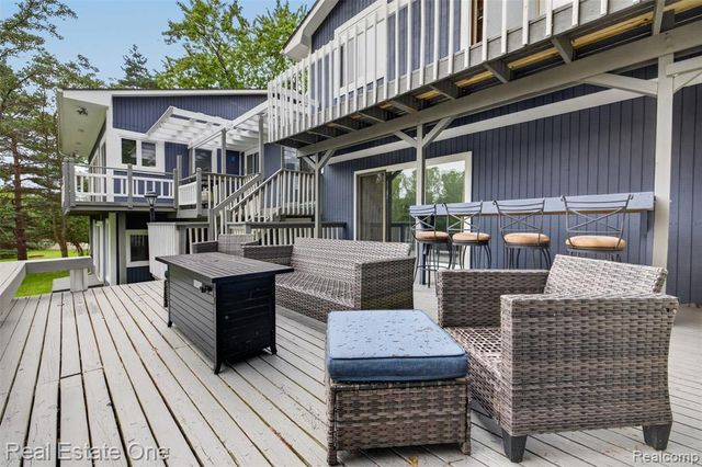 217 Davis Lake Drive, Oxford, MI 48371