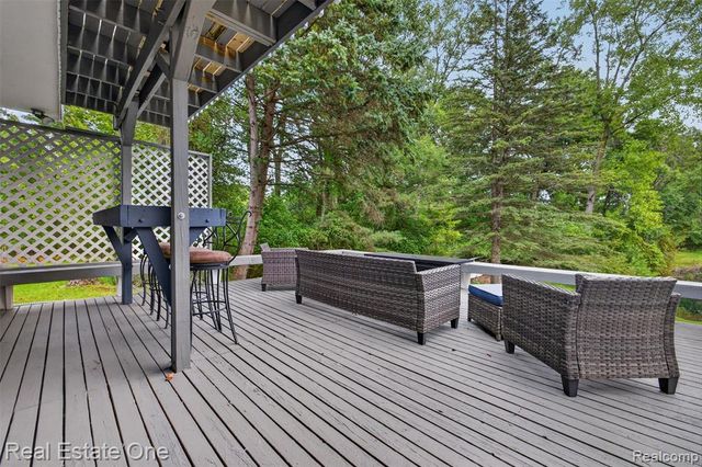 217 Davis Lake Drive, Oxford, MI 48371