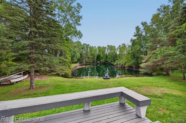 217 Davis Lake Drive, Oxford, MI 48371