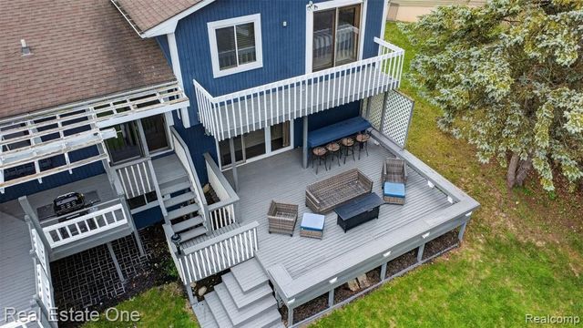 217 Davis Lake Drive, Oxford, MI 48371