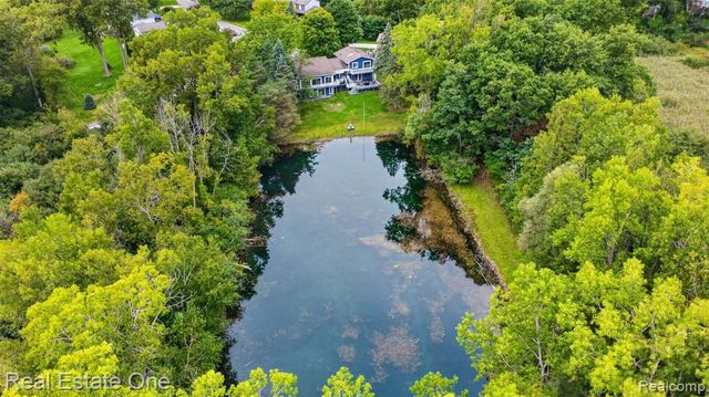 217 Davis Lake Drive, Oxford, MI 48371