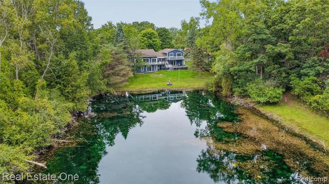 217 Davis Lake Drive, Oxford, MI 48371
