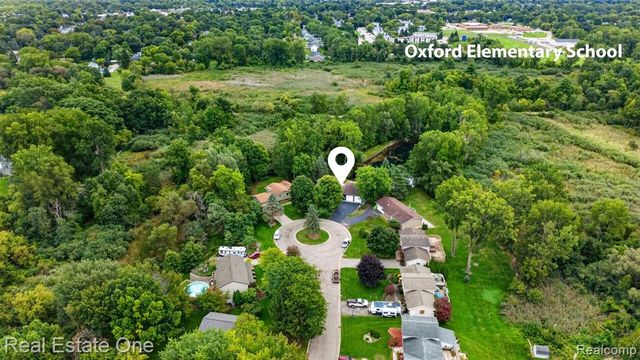 217 Davis Lake Drive, Oxford, MI 48371