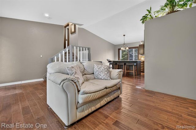 217 Davis Lake Drive, Oxford, MI 48371