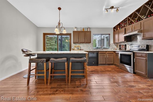 217 Davis Lake Drive, Oxford, MI 48371