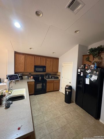 10438 macarthur, Converse, TX 78109