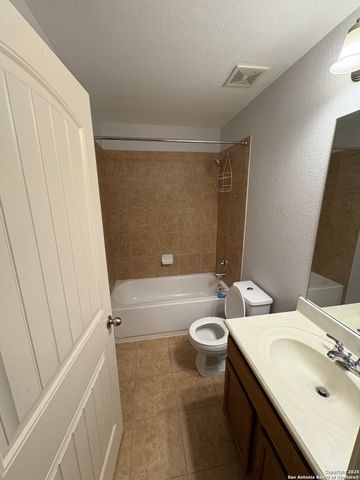 10438 macarthur, Converse, TX 78109