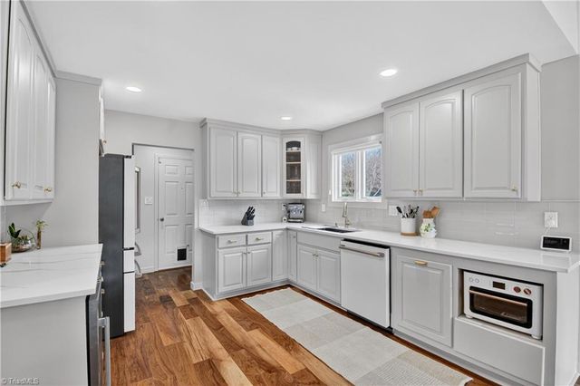 6106 Pintail Court, Oak Ridge, NC 27310