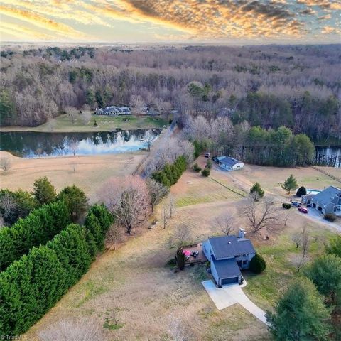 6106 Pintail Court, Oak Ridge, NC 27310