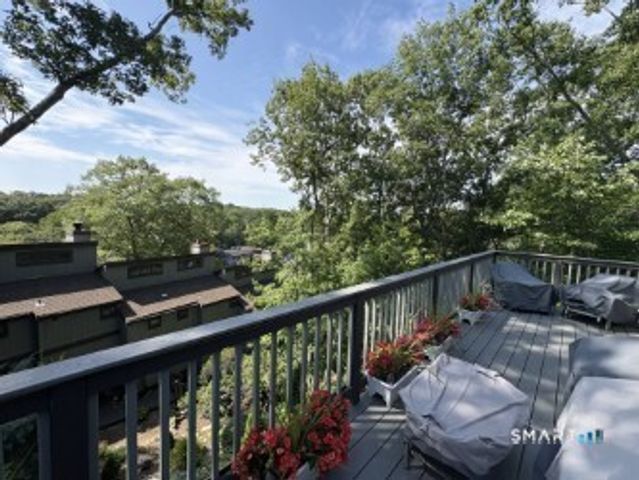24 Harbour Village D, Branford, CT 06405