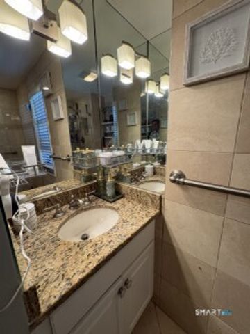 24 Harbour Village D, Branford, CT 06405