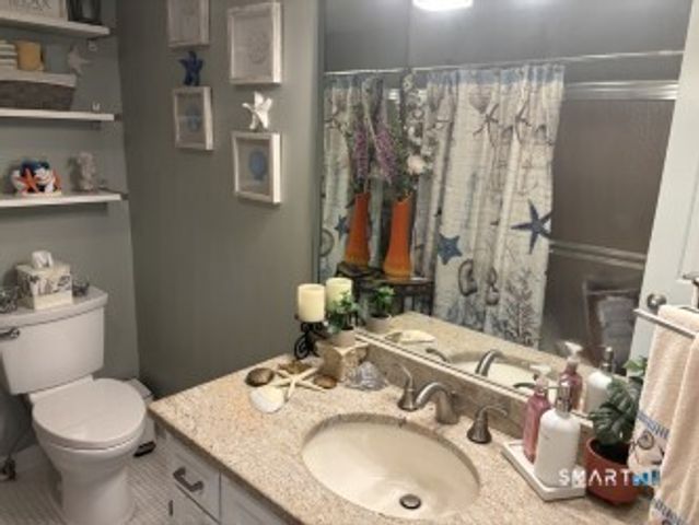 24 Harbour Village D, Branford, CT 06405