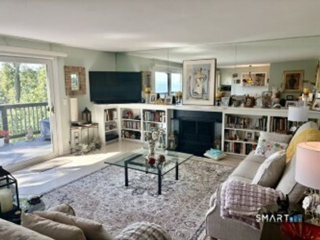 24 Harbour Village D, Branford, CT 06405