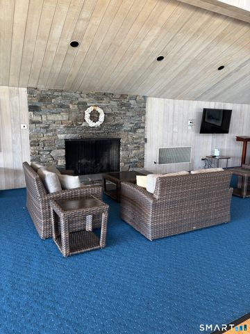 24 Harbour Village D, Branford, CT 06405