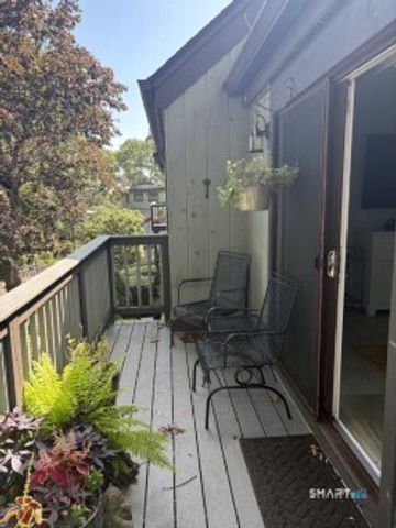 24 Harbour Village D, Branford, CT 06405