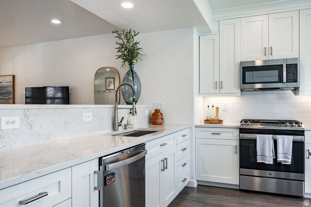 10637 S TOPVIEW RD, South Jordan, UT 84009