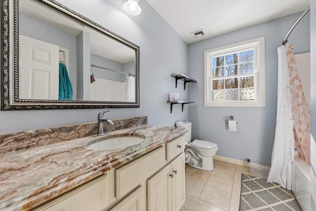 9 Falcon Ln, Haverhill, MA 01832