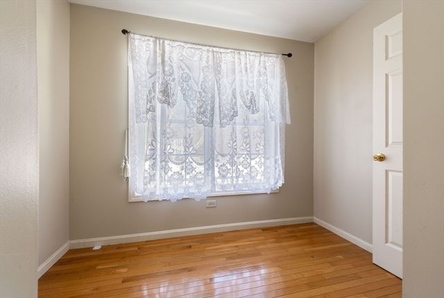 9 Falcon Ln, Haverhill, MA 01832