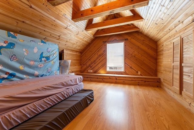 9 Falcon Ln, Haverhill, MA 01832