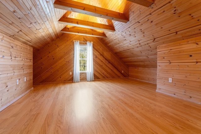 9 Falcon Ln, Haverhill, MA 01832