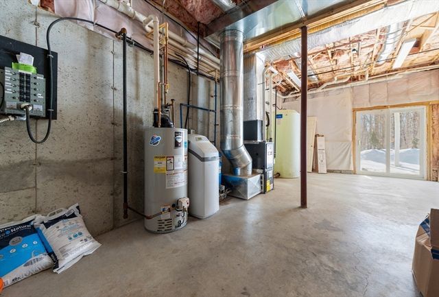 9 Falcon Ln, Haverhill, MA 01832