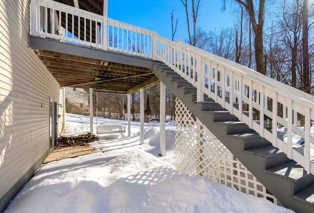 9 Falcon Ln, Haverhill, MA 01832