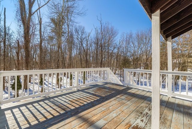 9 Falcon Ln, Haverhill, MA 01832