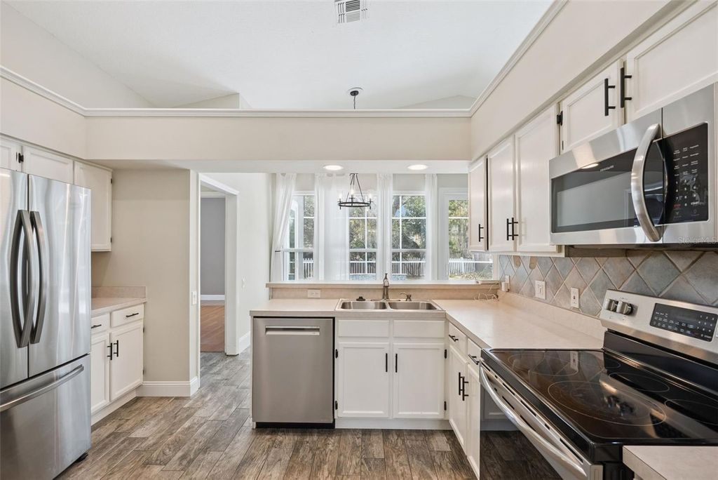 Image 12 of property listing at 1996 MAGIES COURT, Oviedo, FL 32766