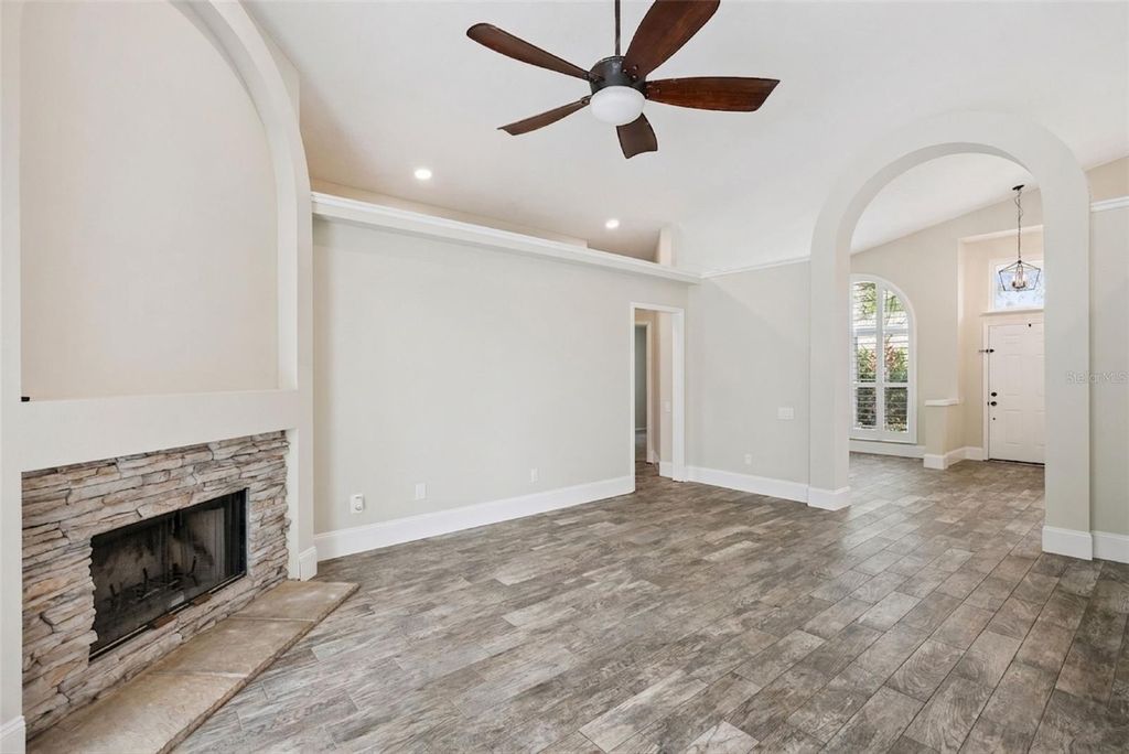 Image 8 of property listing at 1996 MAGIES COURT, Oviedo, FL 32766